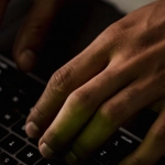 Цифровая арена онлайн автоматов с символами победы и успеха